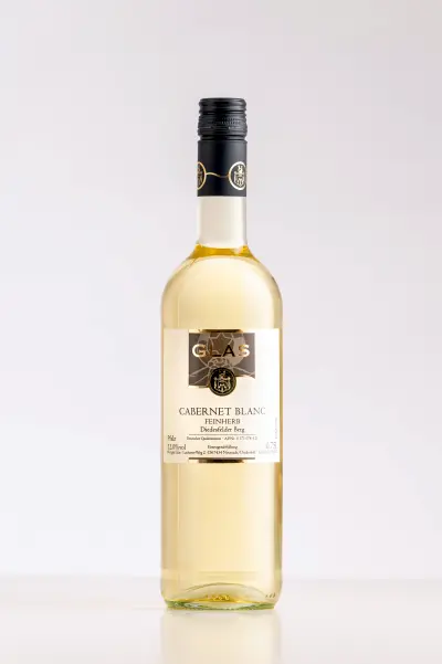 <div style="letter-spacing:6px;font-size:70%"> 2025 </div> Cabernet blanc <br><small> feinherb </small>